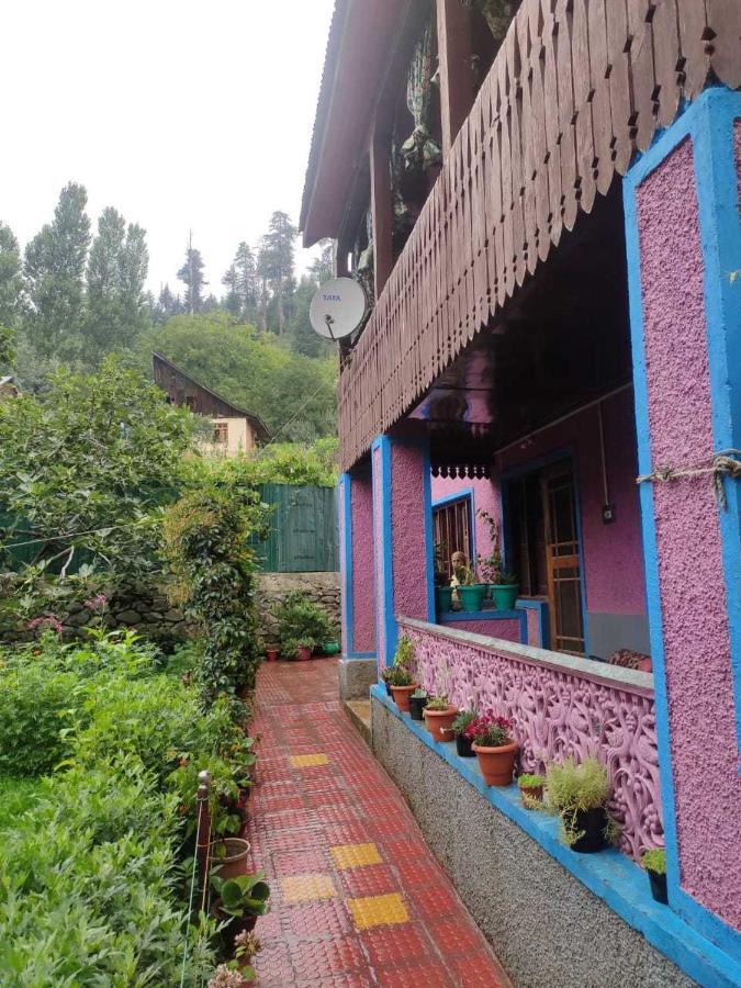 Oyo Home Muzamil Homestay Gulmarg Bagian luar foto